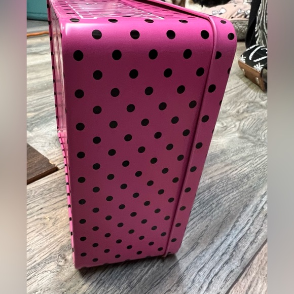 VS PINK VINTAGE TIN **COLLECTIBLE** - Picture 2 of 10